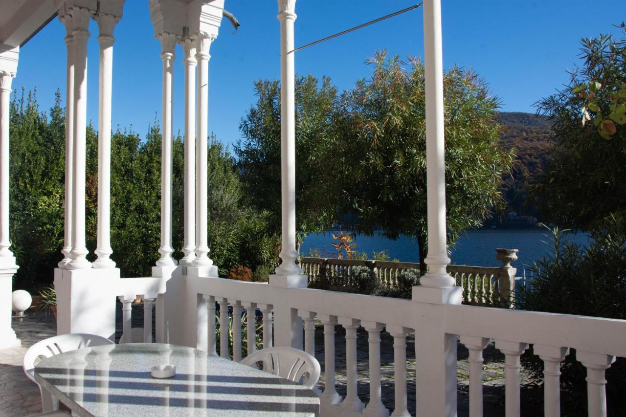 Residence Ville Lago Lugano Porto Ceresio Εξωτερικό φωτογραφία